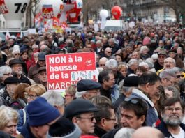 LES RETRAITÉS DANS LA RUE