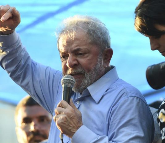 PREMIÈRE NUIT DE LULA EN PRISON