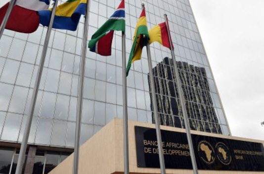 Malgré la polémique, le Nigérian Akinwumi Adesina réélu président de la BAD