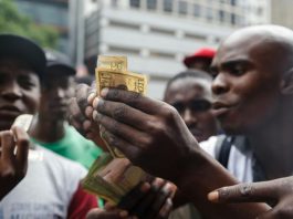 LE DOUBLEMENT DES PRIX DES CARBURANTS SUSCITE UN TOLLÉ CHEZ LES ZIMBABWÉENS