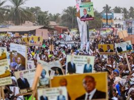 FIN DE CAMPAGNE ÉLECTORALE : MACKY SALL TERMINE EN FANFARE AU STADE LÉOPOLD SÉDAR SENGHOR DE DAKAR