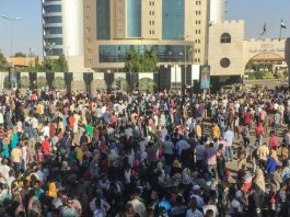 LES MANIFESTANTS SOUDANAIS APPELLENT L’ARMÉE À LES SOUTENIR