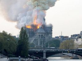 INCENDIE DE LA CATHÉDRALE NOTRE-DAME : PARIS PERD L’UN DE SES MONUMENTS LES PLUS EMBLÉMATIQUES