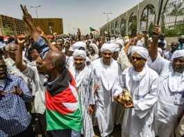 LE MOUVEMENT DE CONTESTATION DIVISÉ