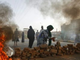 AU MOINS 108 MORTS DANS LA RÉPRESSION