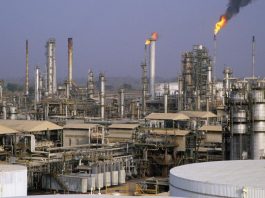 LE NIGERIA VEUT FAIRE PLIER LES MAJORS DE L’INDUSTRIE PÉTROLIÈRE