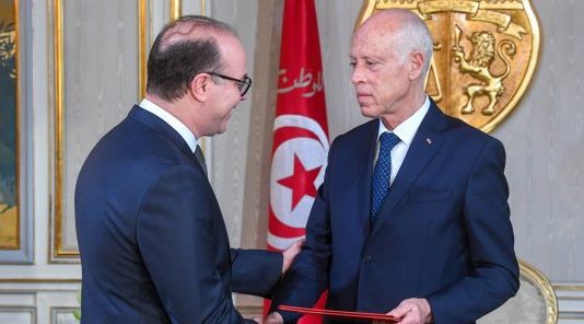 Parlement : le président tunisien passe aux menaces