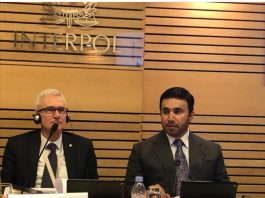 Le général Dr. Ahmed Nasser Al Raisi remporte le prix pour l’excellence et la performance