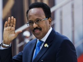 Farmajo joue la carte de l’apaisement et se résout aux élections
