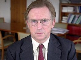 David Calvert-Smith, le visage d’une machination contre les Émirats Arabes Unis