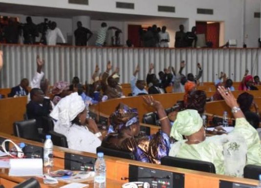 L’Assemblée nationale lève l’immunité parlementaire des députés de la majorité, Biaye et Sall