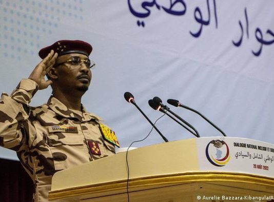 Mahamat Idriss Déby investi président de la transition