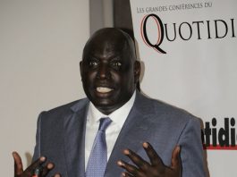 POUVOIR ET PRESSE, RELATIONS EN SURCHAUFFE — DES JOURNALISTES ARRÊTÉS