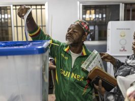 GUINÉE : PRÉSIDENTIELLE : VOTE CALME, SANS AFFLUENCE DES ÉLECTEURS